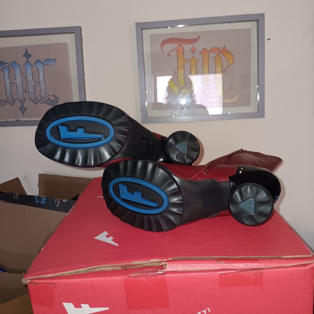 Fluevogs! 8.5 Nwob - Picture 3 of 7